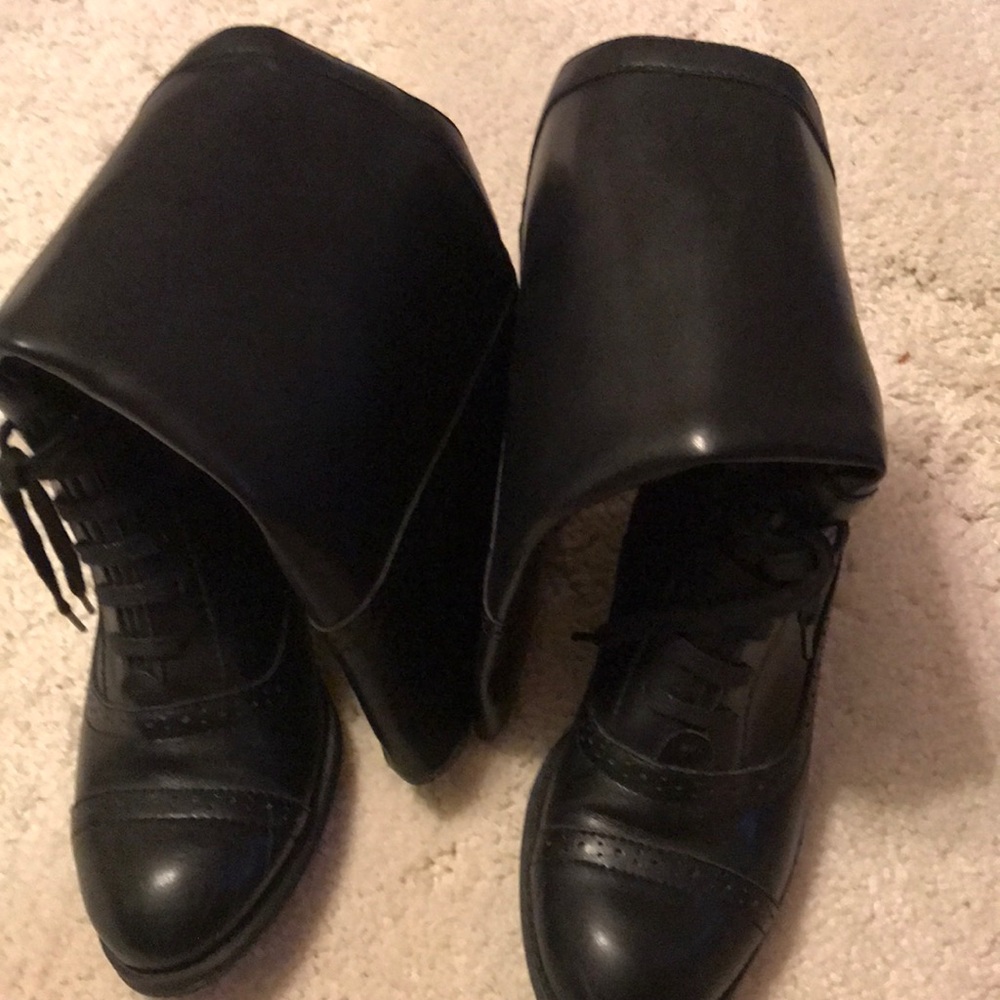 Boots - Picture 2 of 6